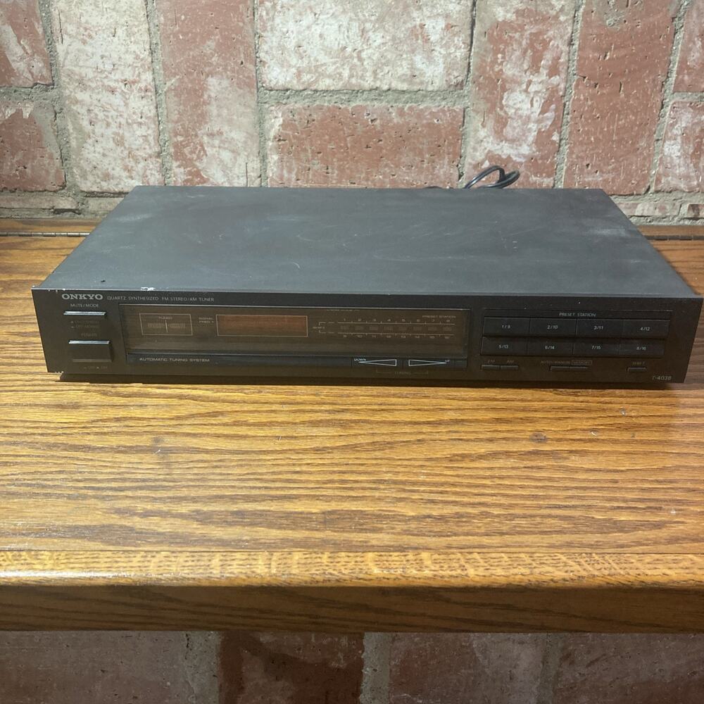 Onkyo T-4038 Quartz Synthesized AM/FM Stereo Tuner